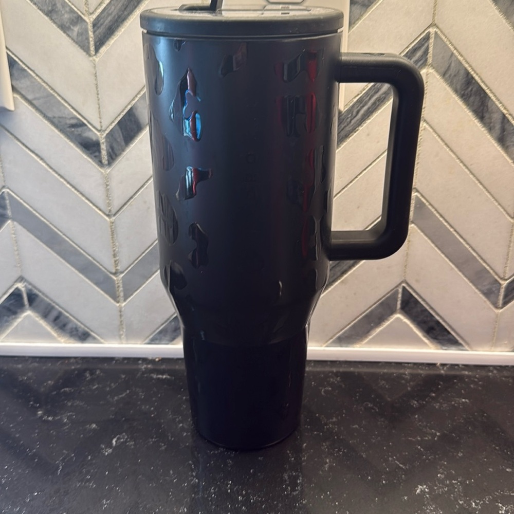 HydroJug 40oz in Black Leopard
